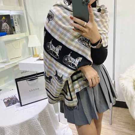 愛馬仕一個(gè)新的里程碑高等質(zhì)量雙面圍巾，兩面可用！