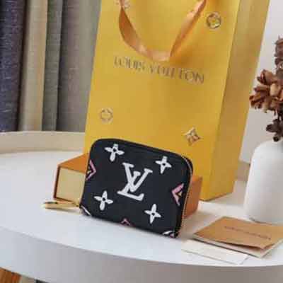 LV M80677 拉鏈零錢包:Wild at Heart 系列的狂