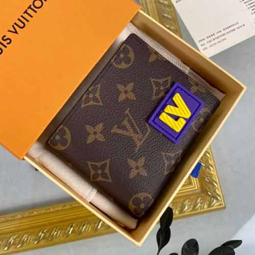 LV經典Monogram帆布點綴3D橡膠貼飾多功能實用錢夾M45789！