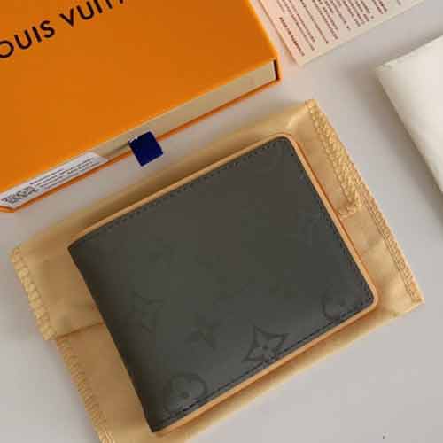 路易威登Monogram Titanium錢夾，探索太空靈感，時尚男士畢備！