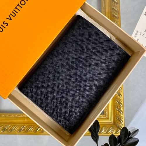 廣州三元里皮具十字紋皮錢包男士短款拉鏈大品牌護照夾M64502