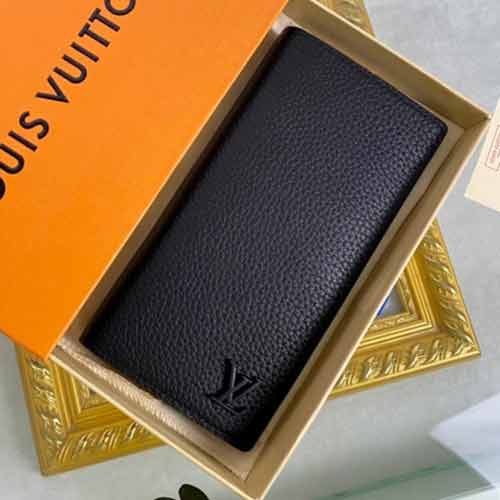 LV Aerogram Brazza 錢夾M69980：細膩質感，低調烙印，與手袋精良搭配！