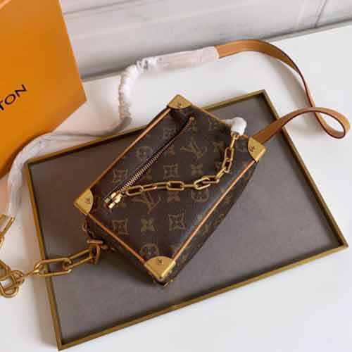 LV經典款Mini Soft Trunk手袋，時