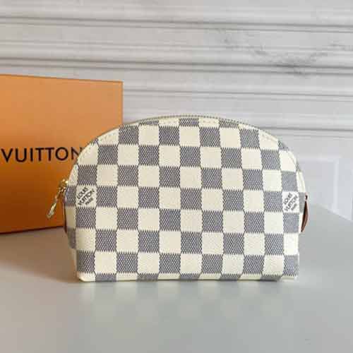 LV以經(jīng)典格紋詮釋永恒優(yōu)雅棋盤格貝殼包