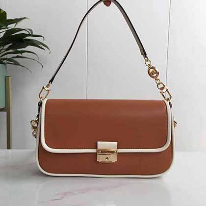 大品牌MK女包包2022新款真皮質(zhì)感Bradshaw小號(hào)