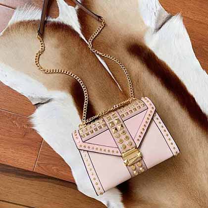 mk新經典信封拼鉚釘鏈條包！